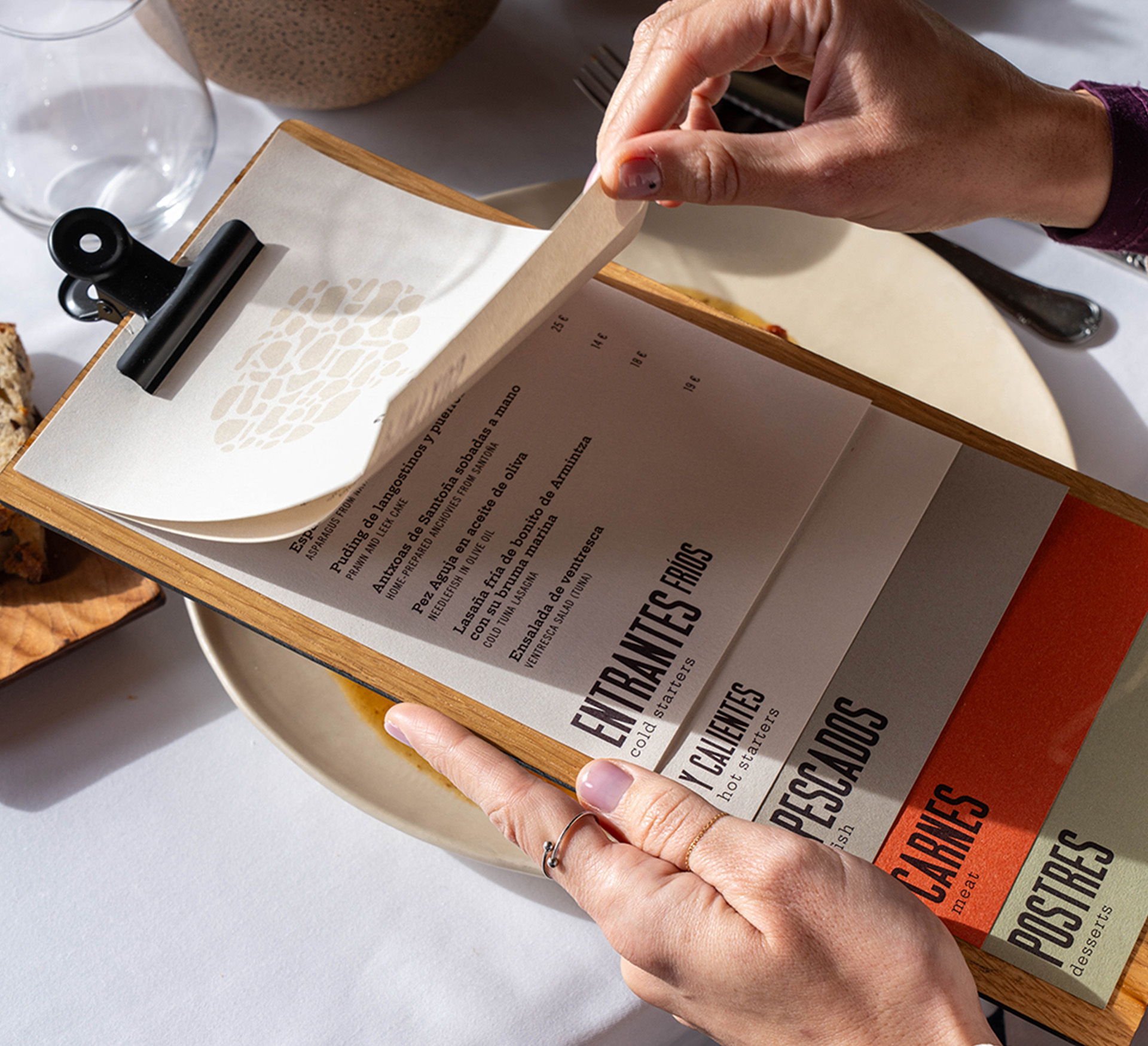 Diseño editorial interior de carta de restaurante